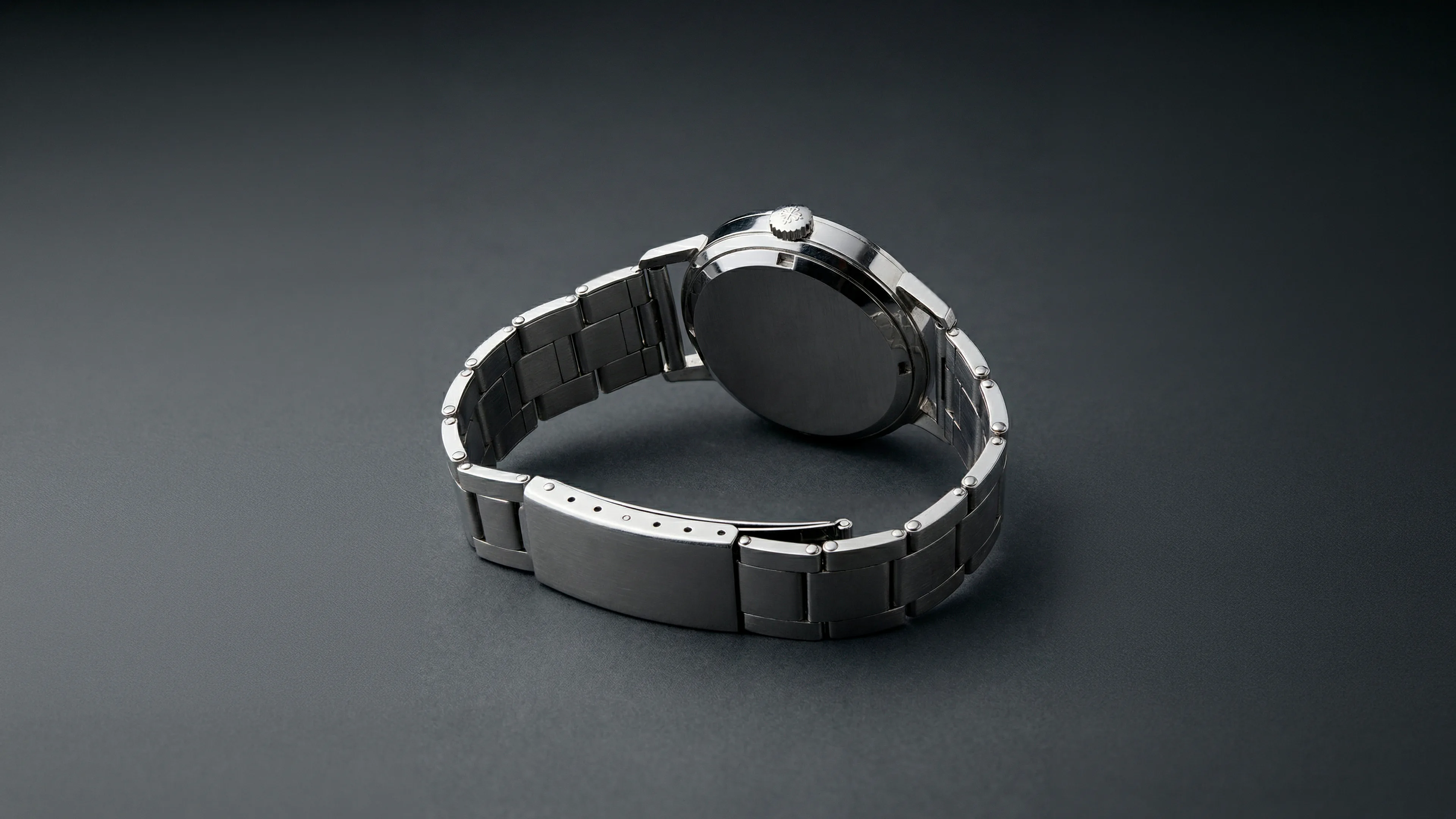 A Patek Philippe 3417 Amagnetic, caseback and bracelet
